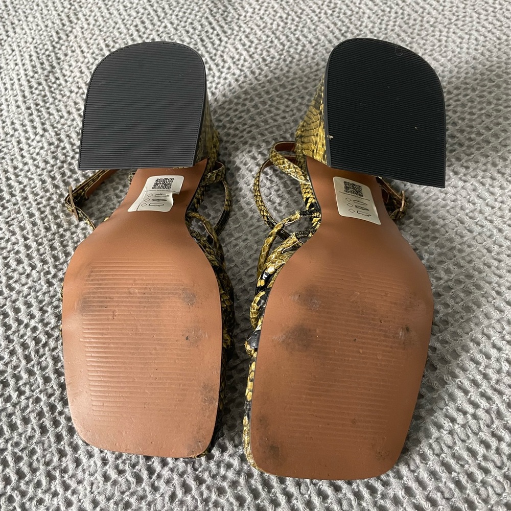 New ASOS snake block heel sandals - Picture 7 of 8